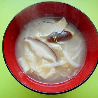 生湯葉ともやし椎茸の味噌汁